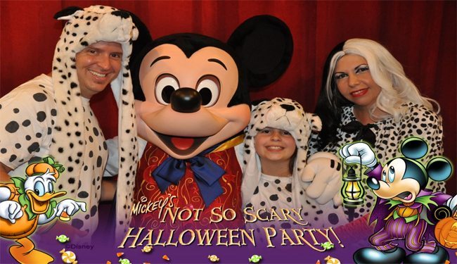 Mickey_with_Guests_kwZOGR.jpg