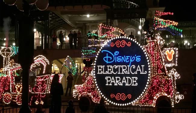 main-street-electrical-parade-float-closeup
